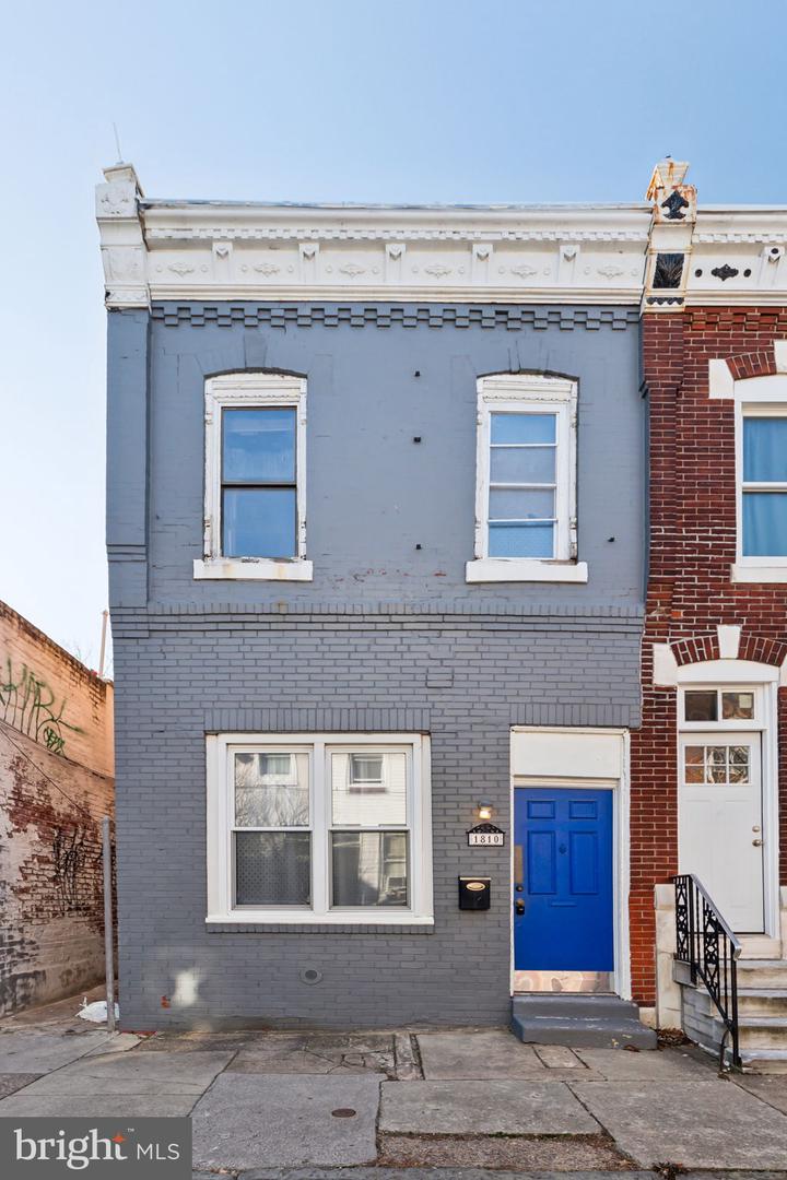 1810 Sigel St
