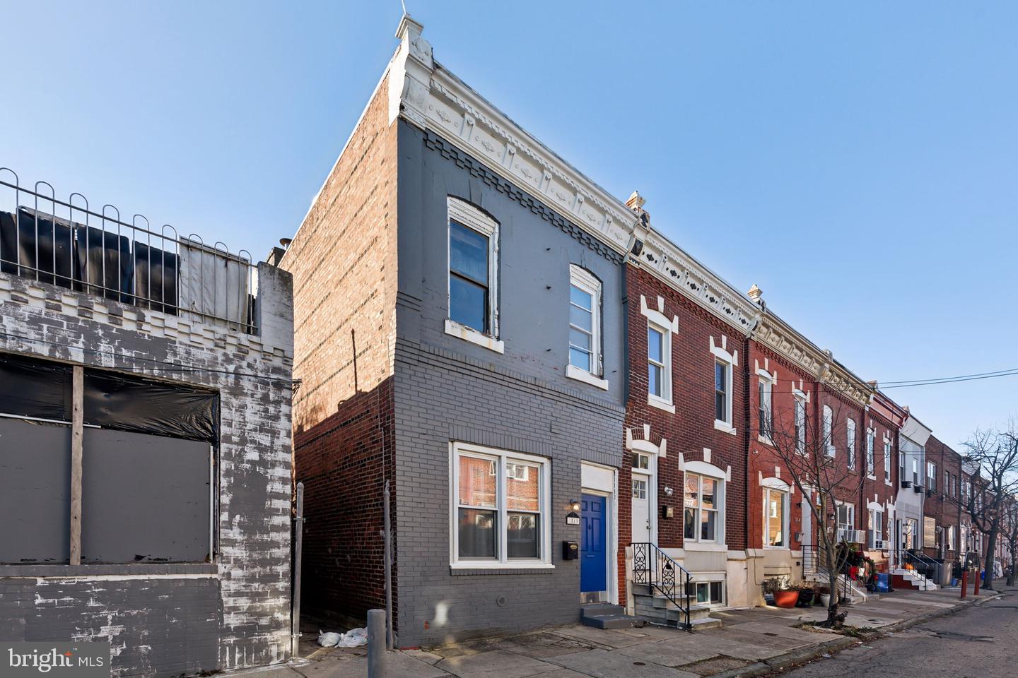 1810 Sigel St