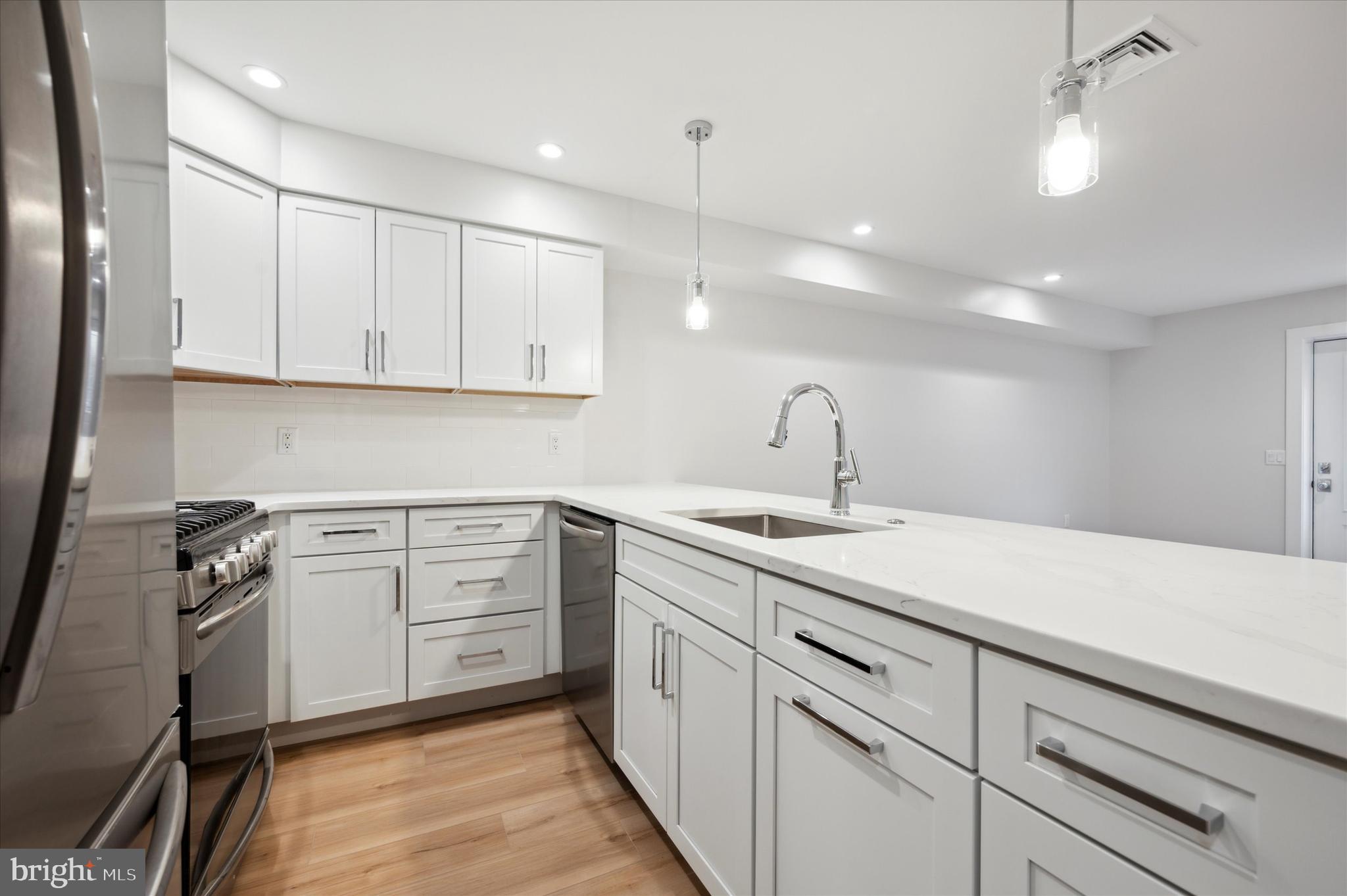1920 RODMAN ST #1ST FL