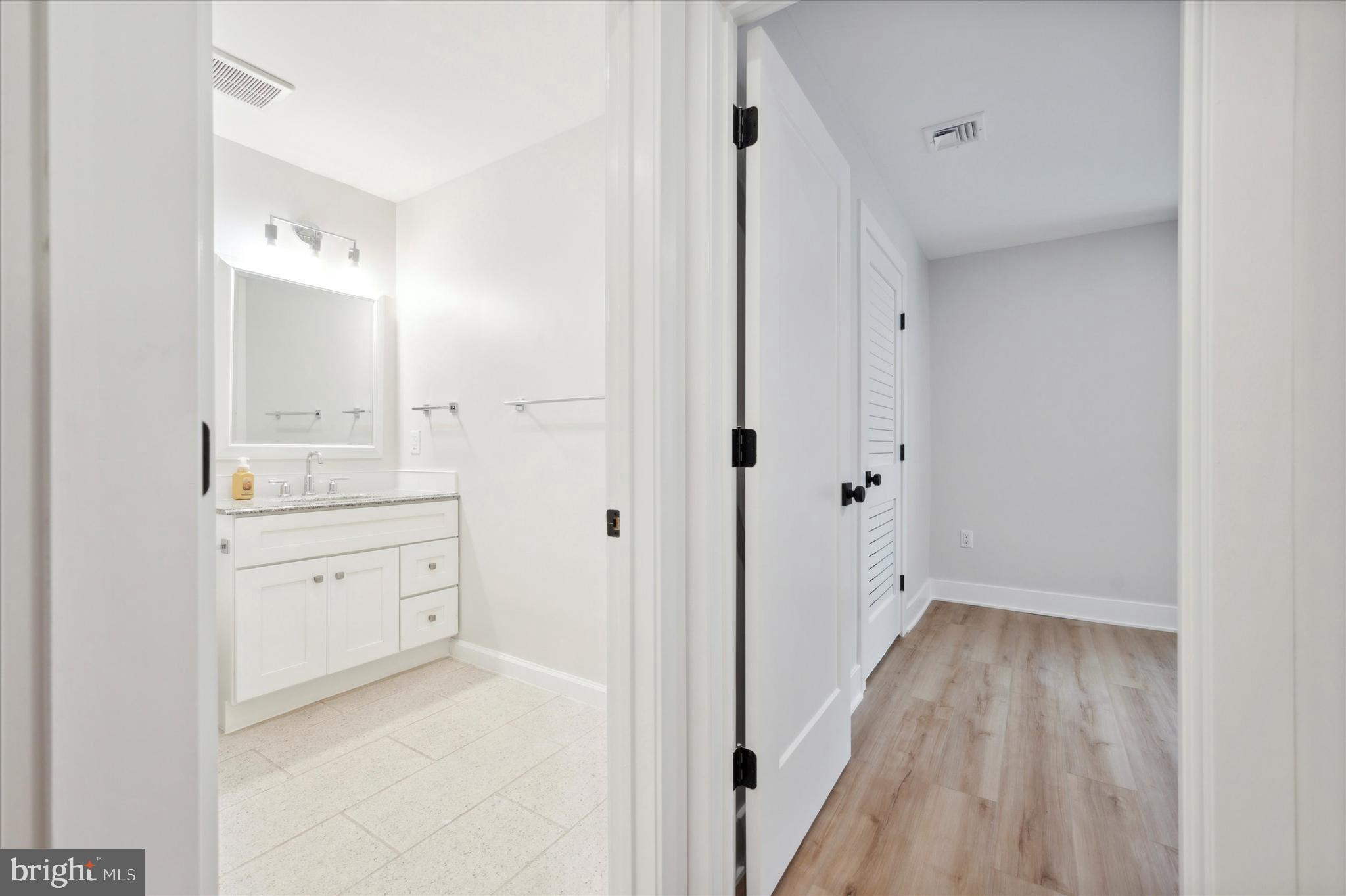 1920 RODMAN ST #1ST FL