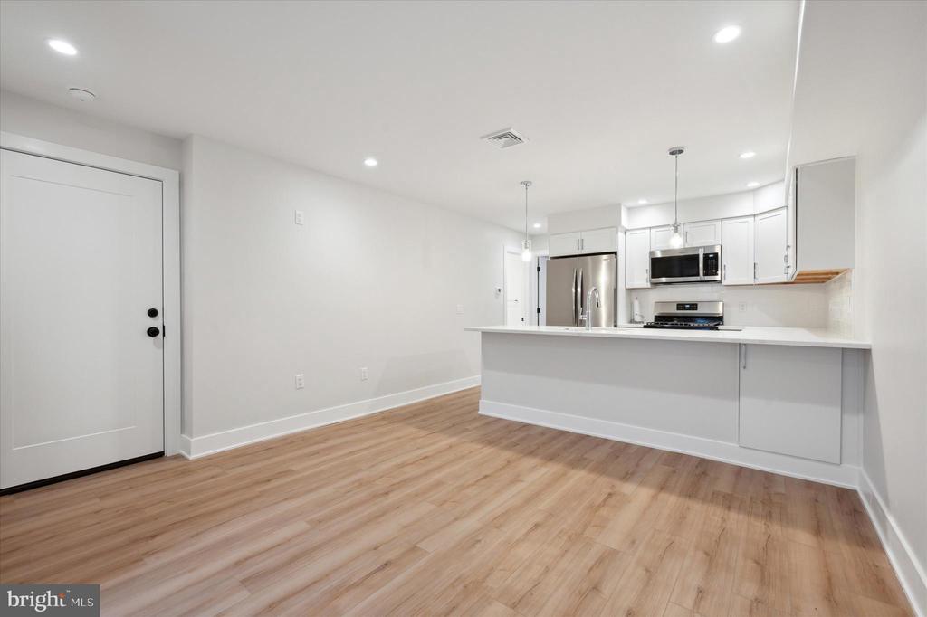 1920 RODMAN ST #1ST FL