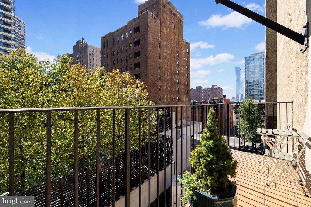 1920 Chestnut St #4th Floor