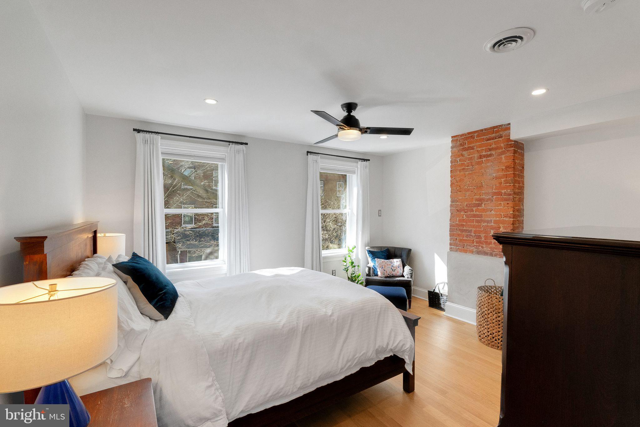 4241 Regent Sq