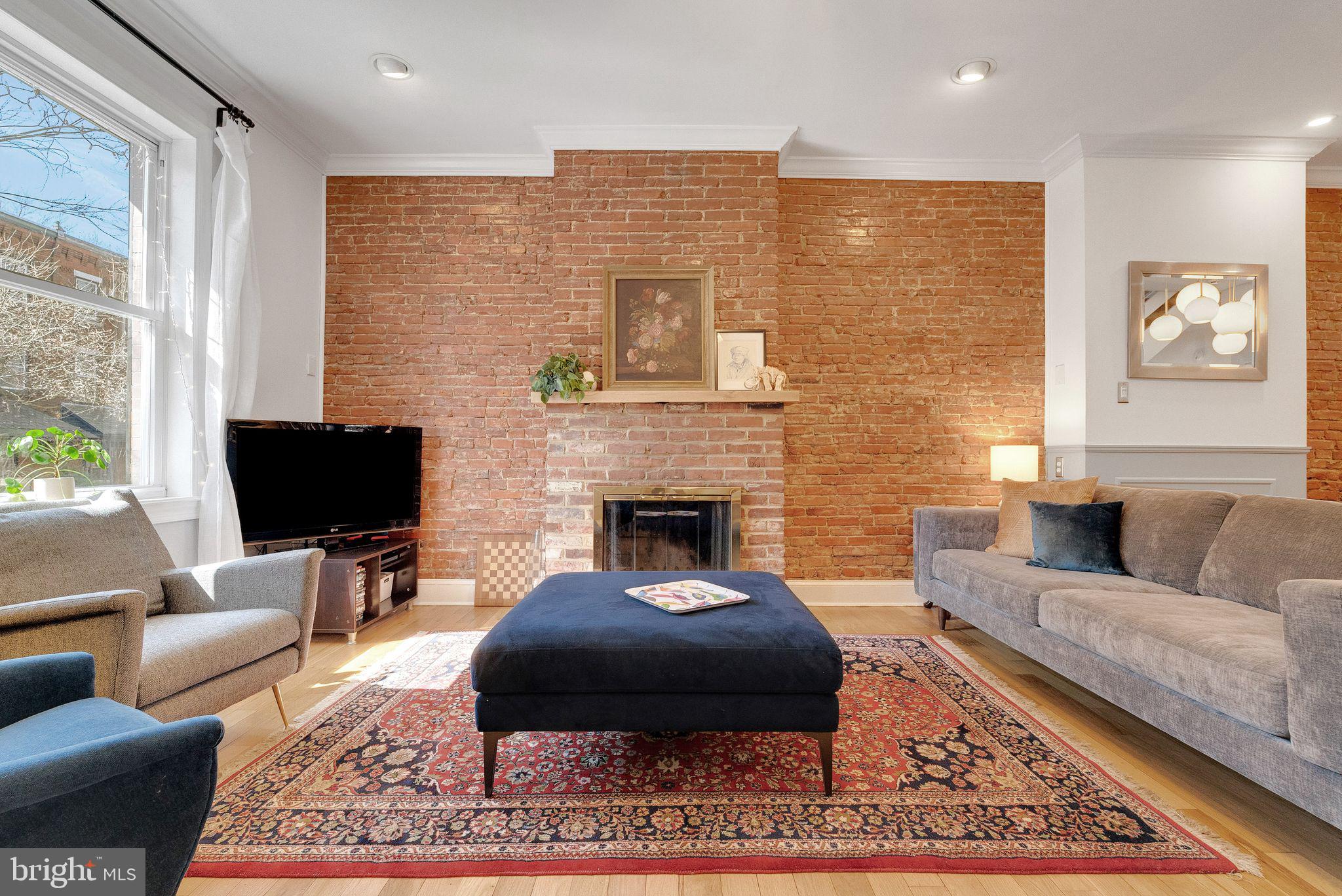 4241 Regent Sq