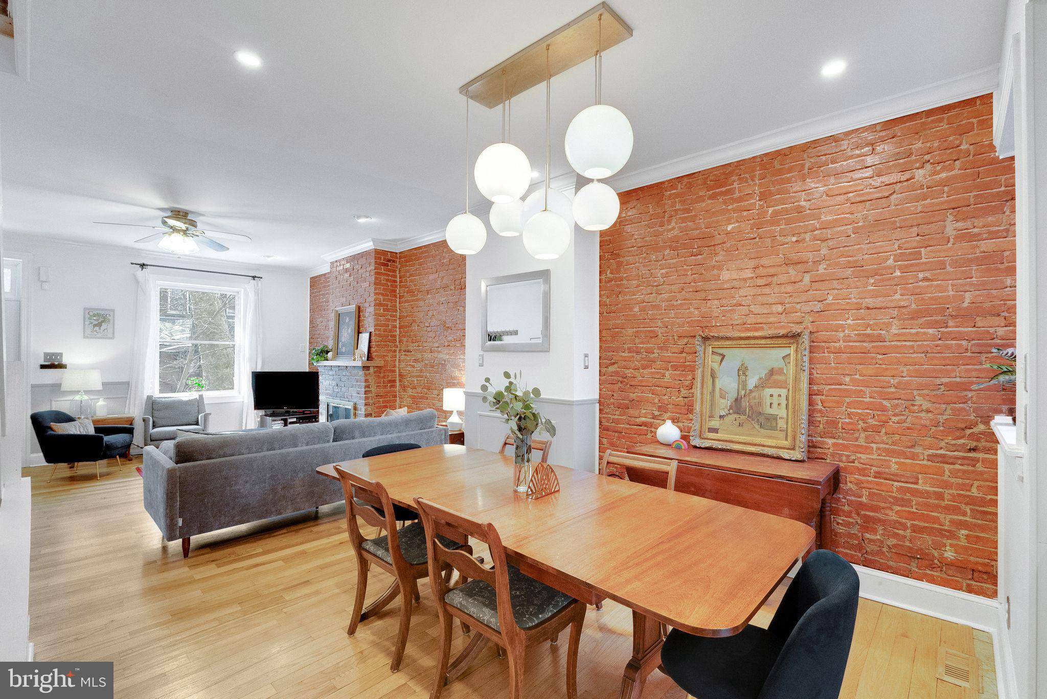 4241 Regent Sq