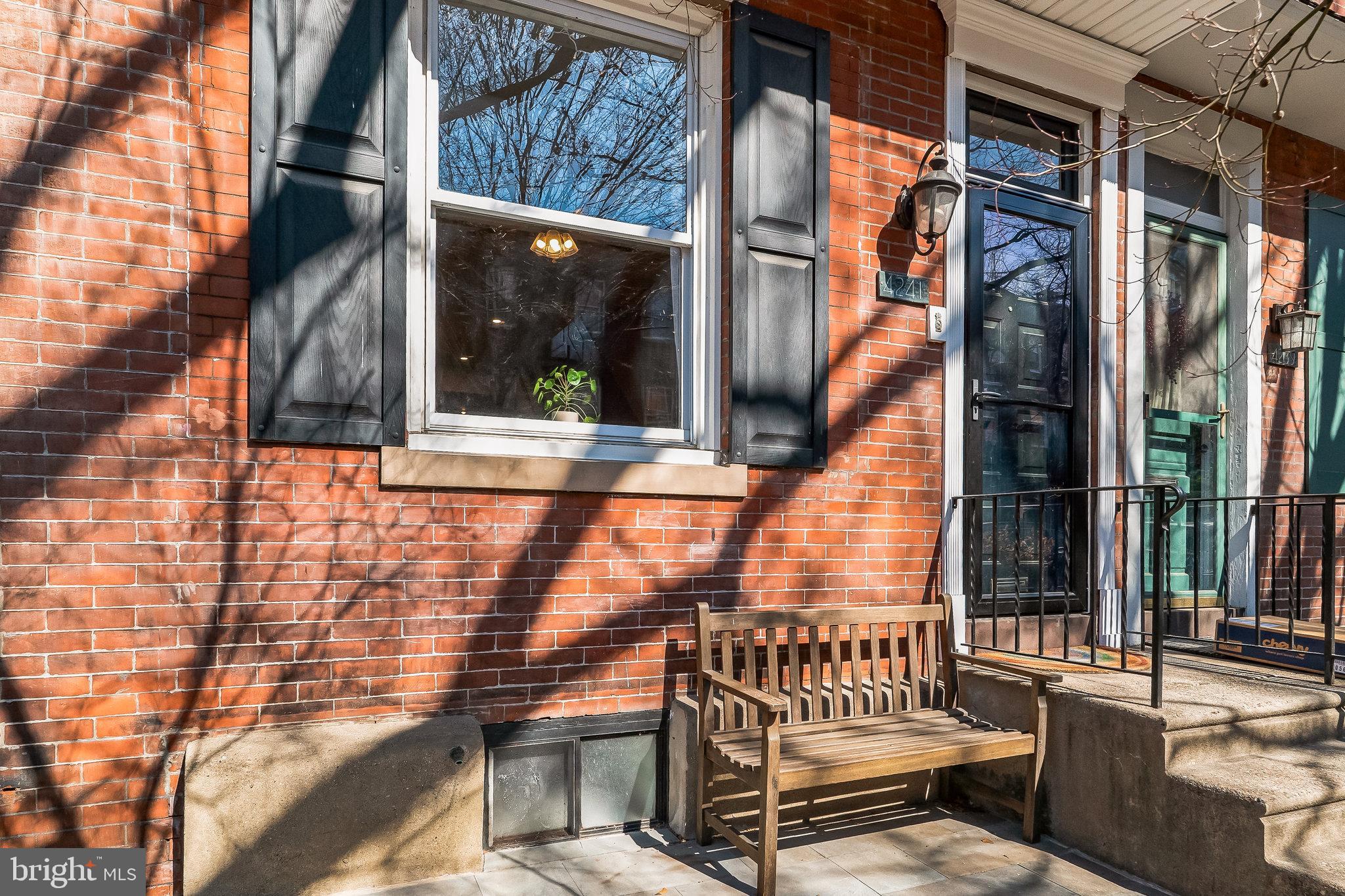 4241 Regent Sq