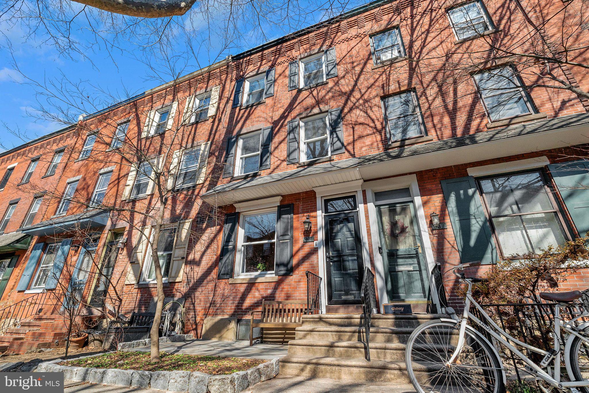 4241 Regent Sq
