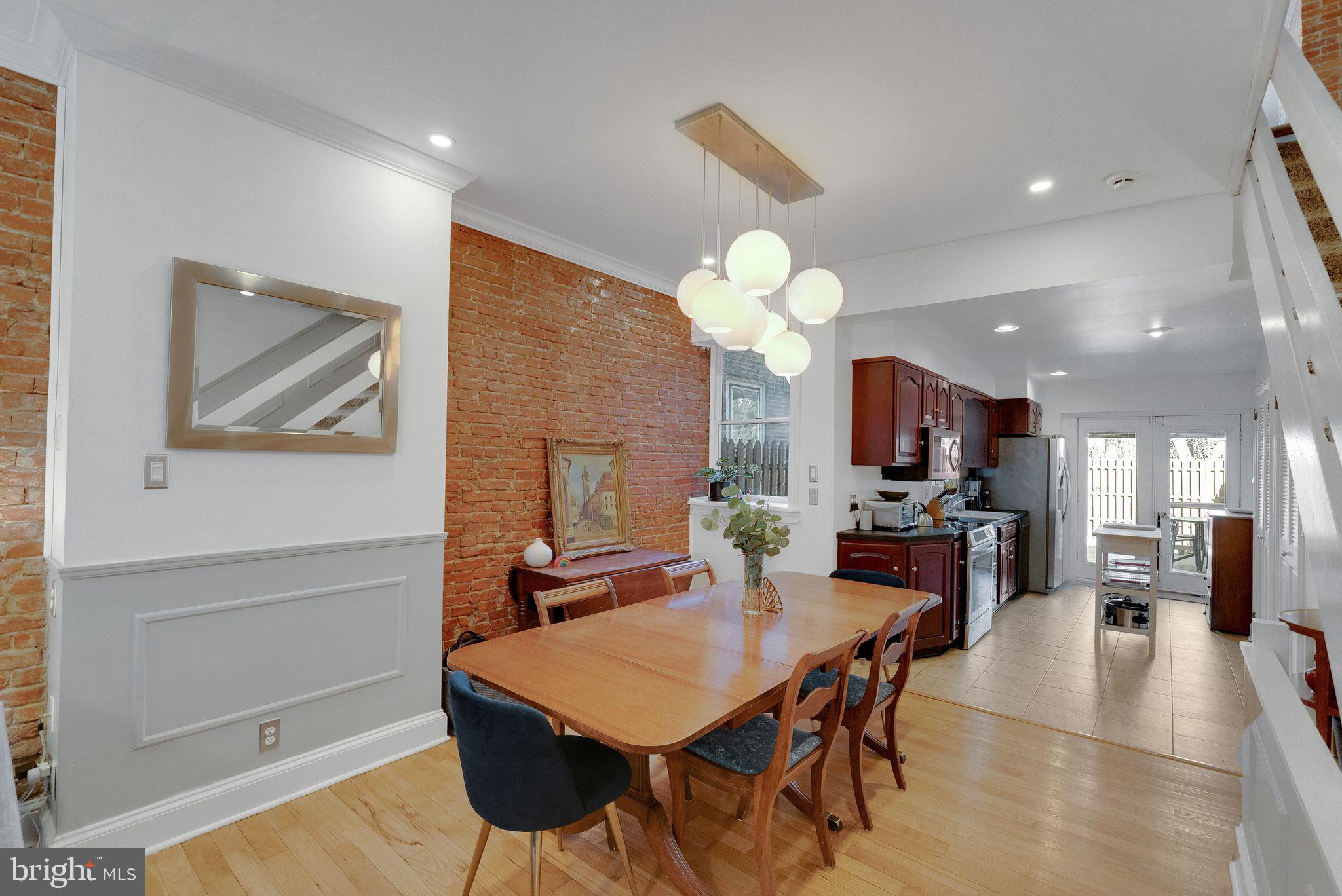 4241 Regent Sq