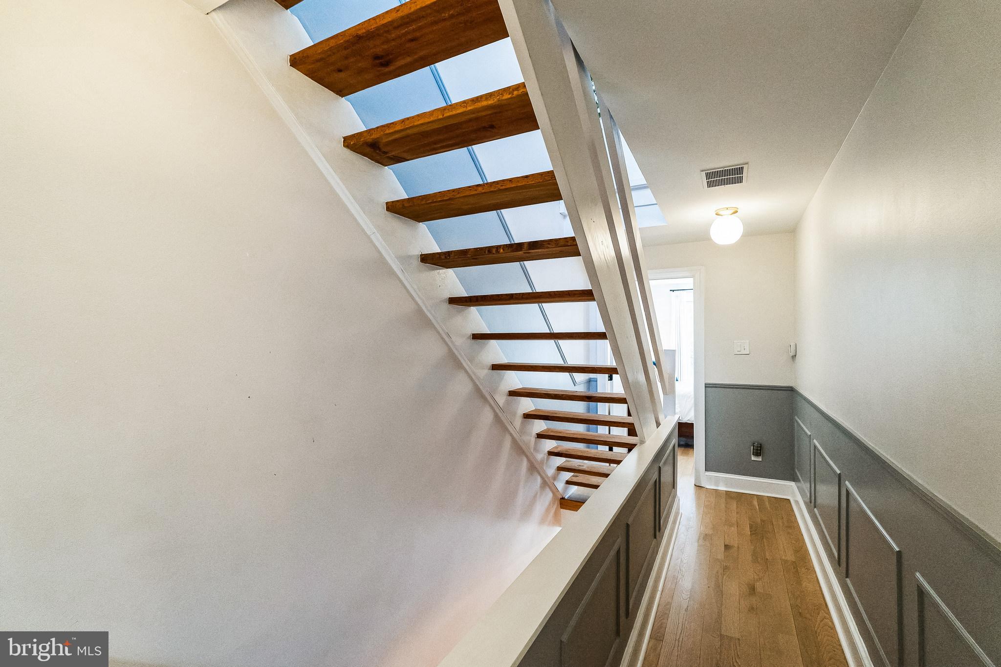 4241 Regent Sq