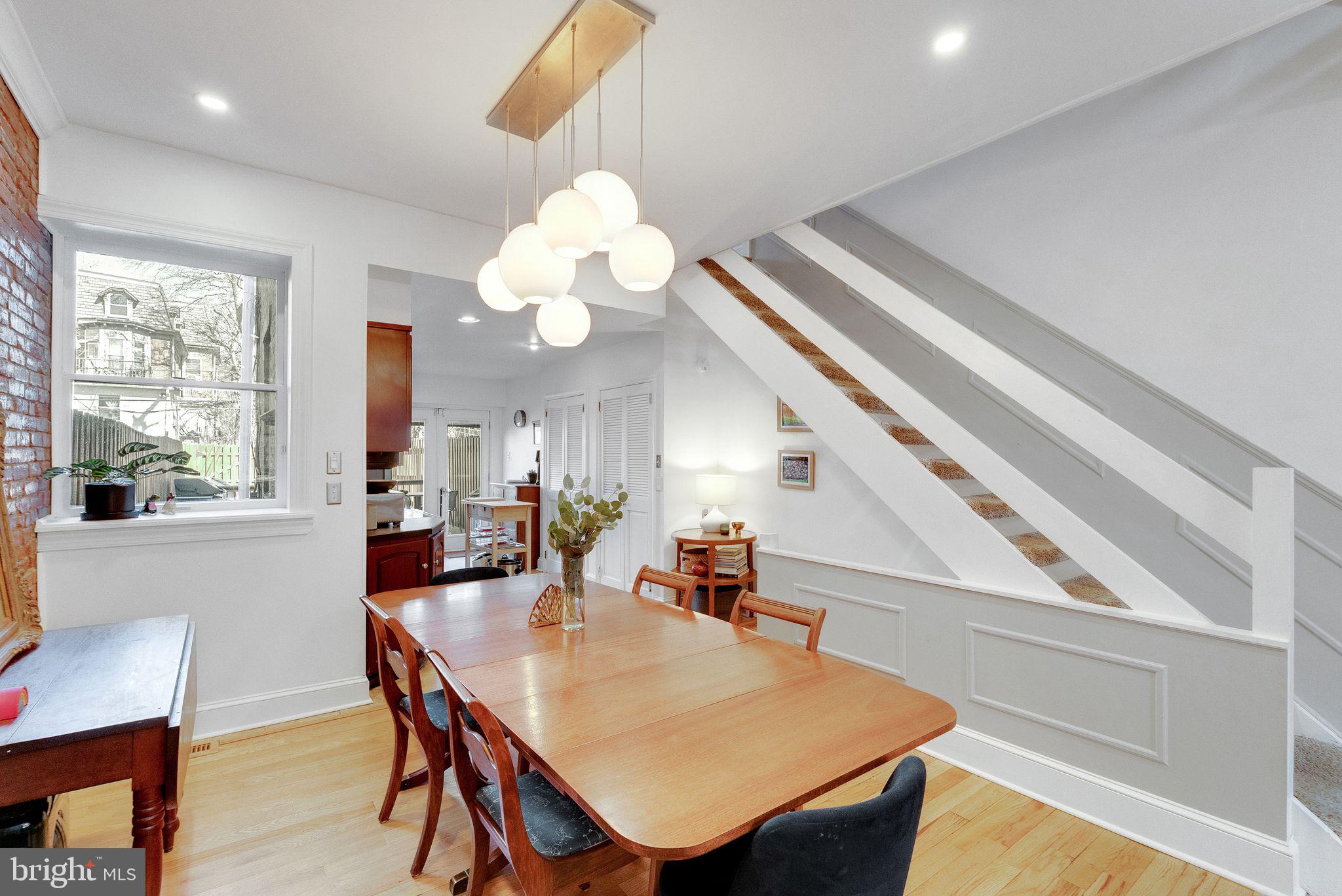 4241 Regent Sq