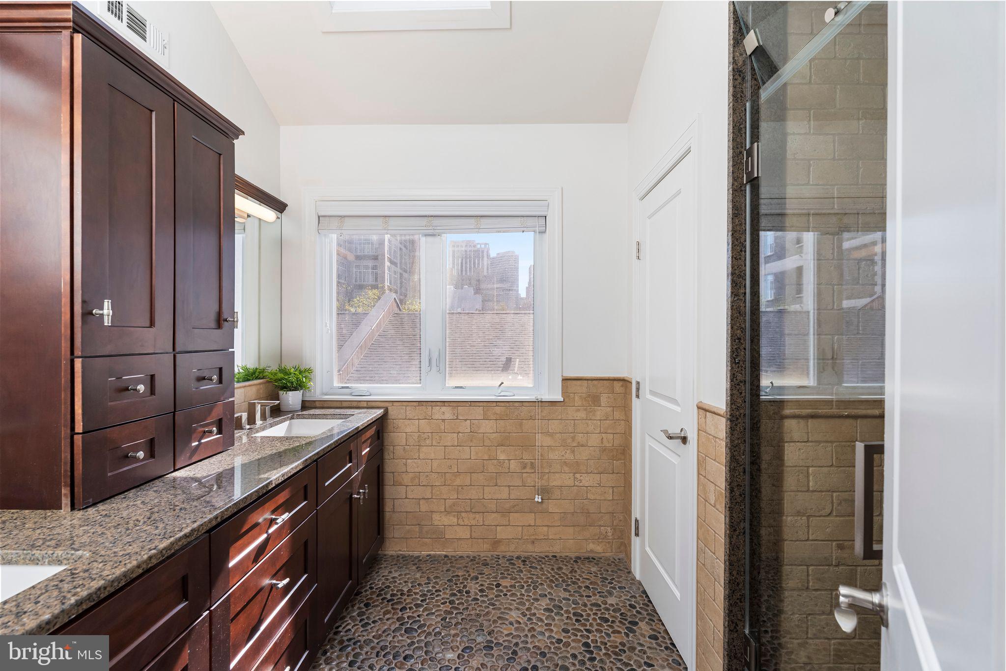 212-24 S 24th St #2408