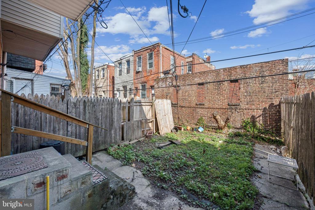 5131 Pine St