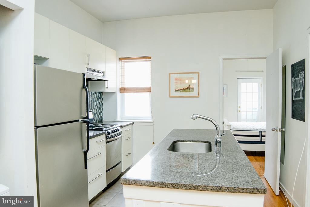 2104 SOUTH ST #3