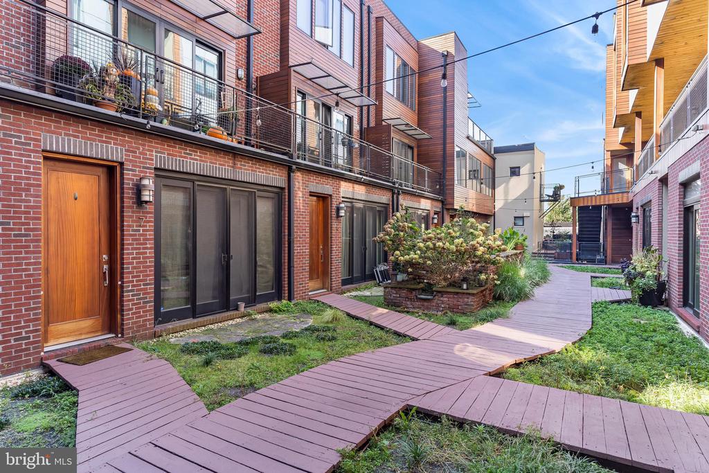 1247 E Columbia Ave #36