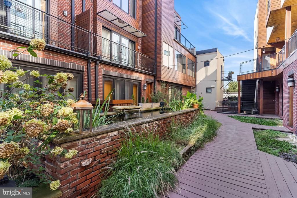1247 E Columbia Ave #36