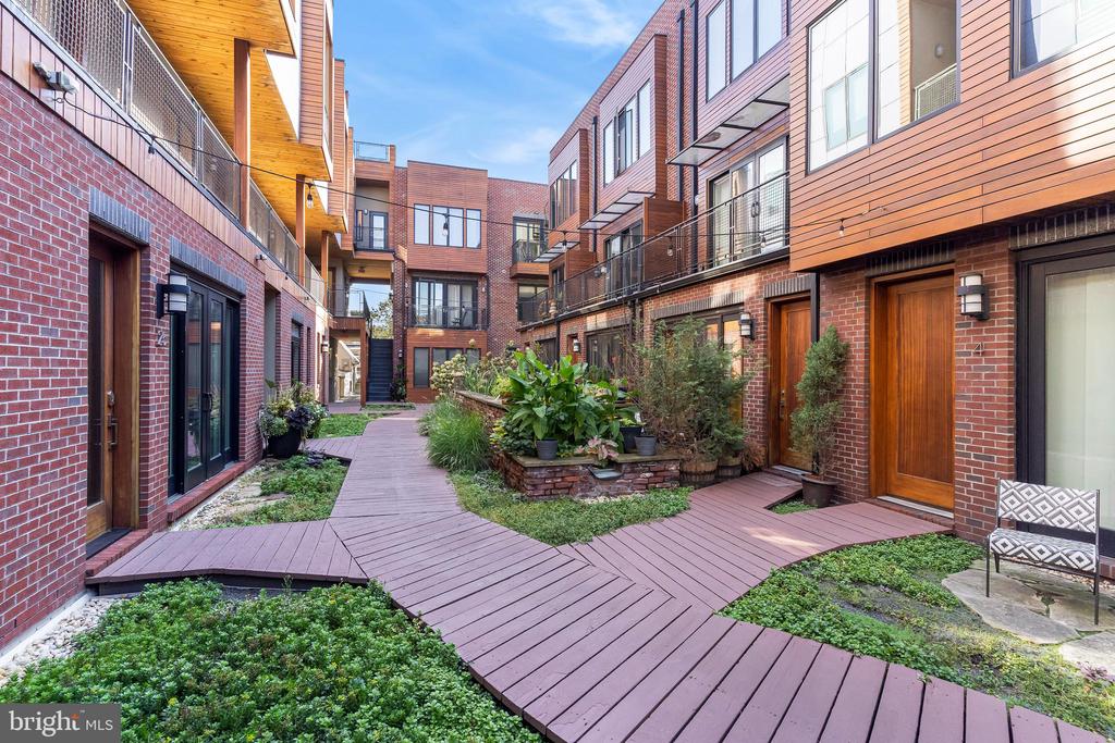 1247 E Columbia Ave #36