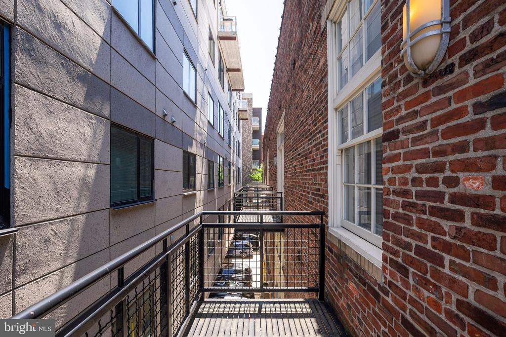 323 RACE ST #T4