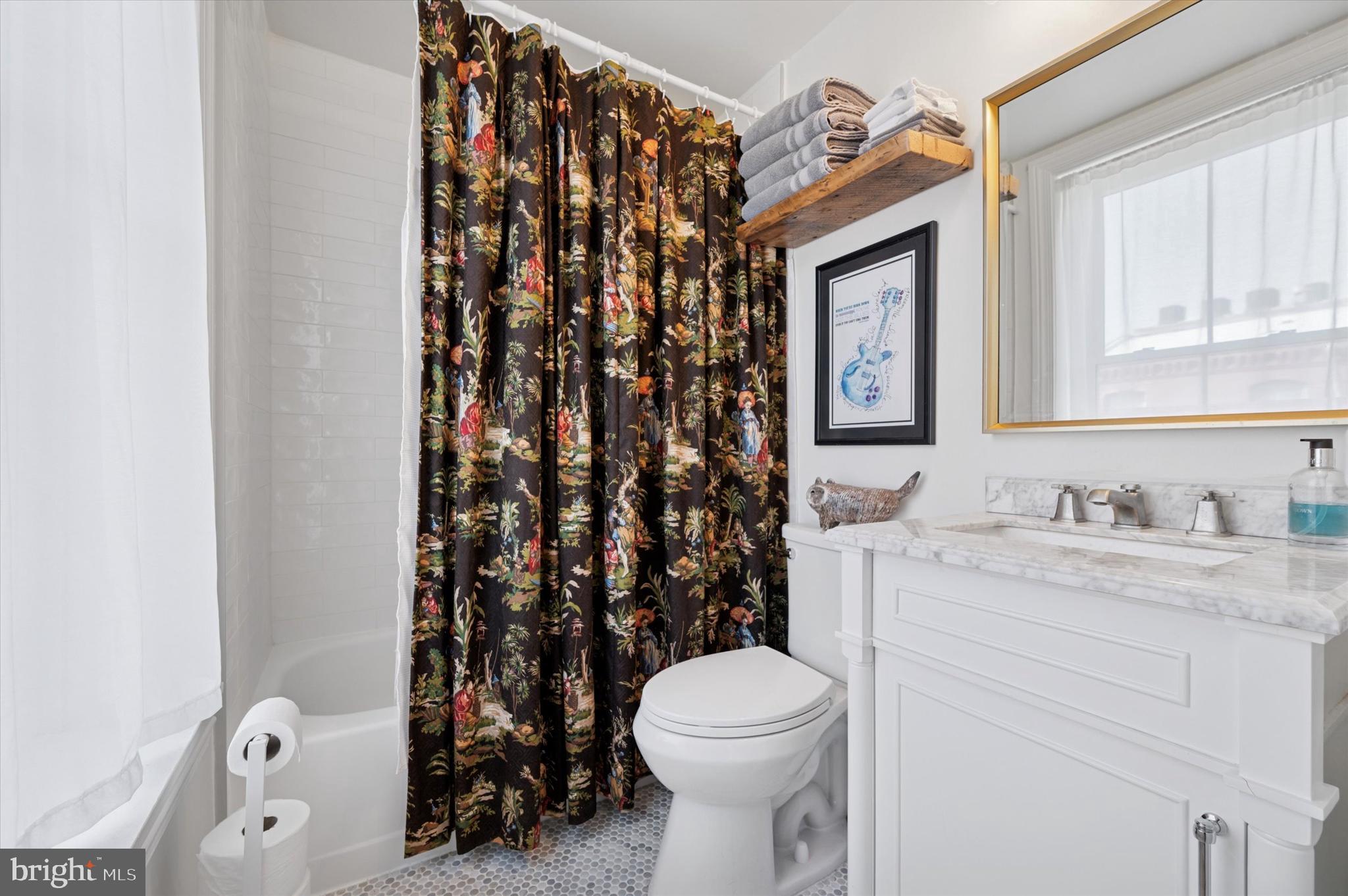 1716 Wallace St #201