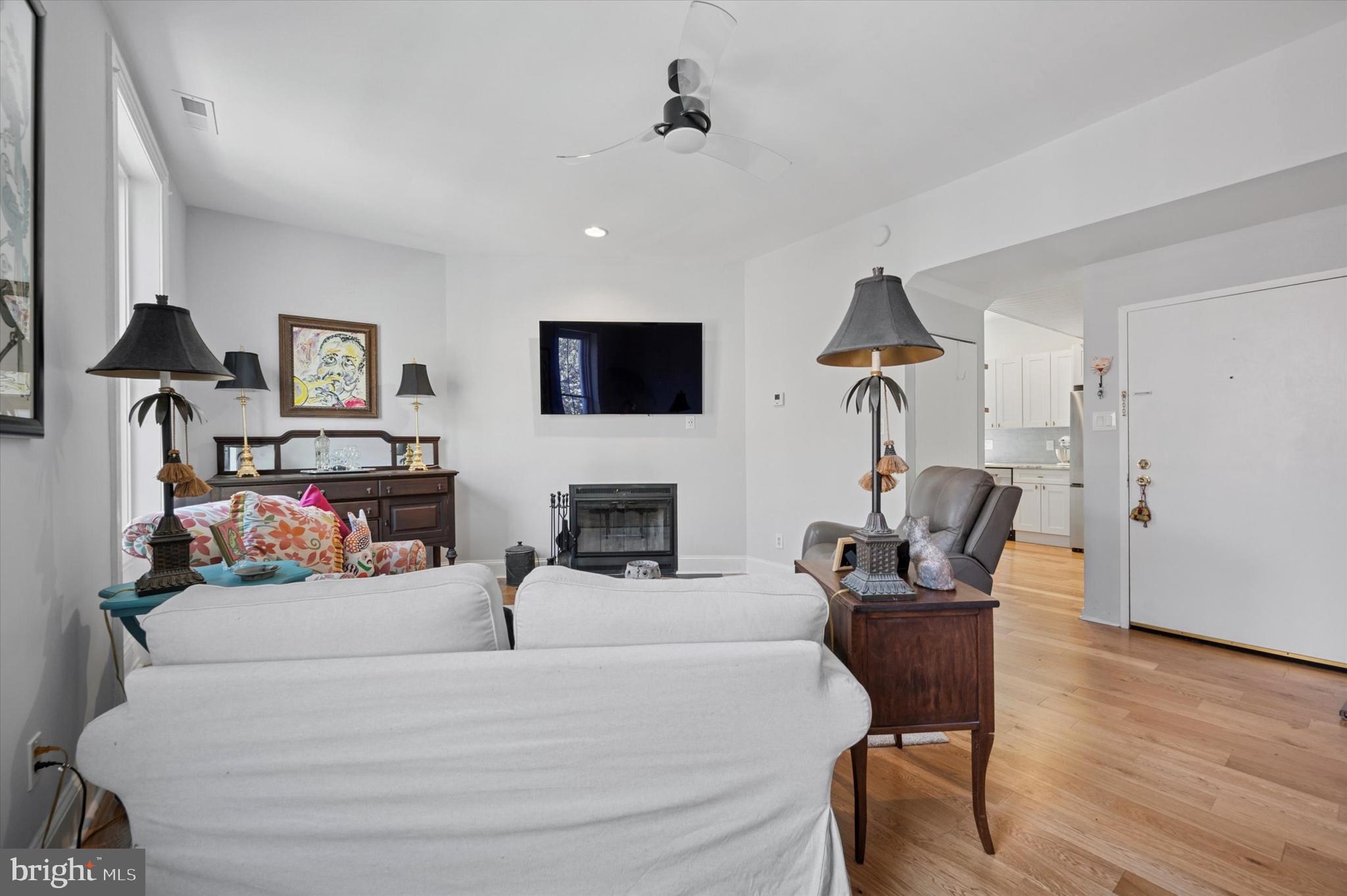 1716 Wallace St #201