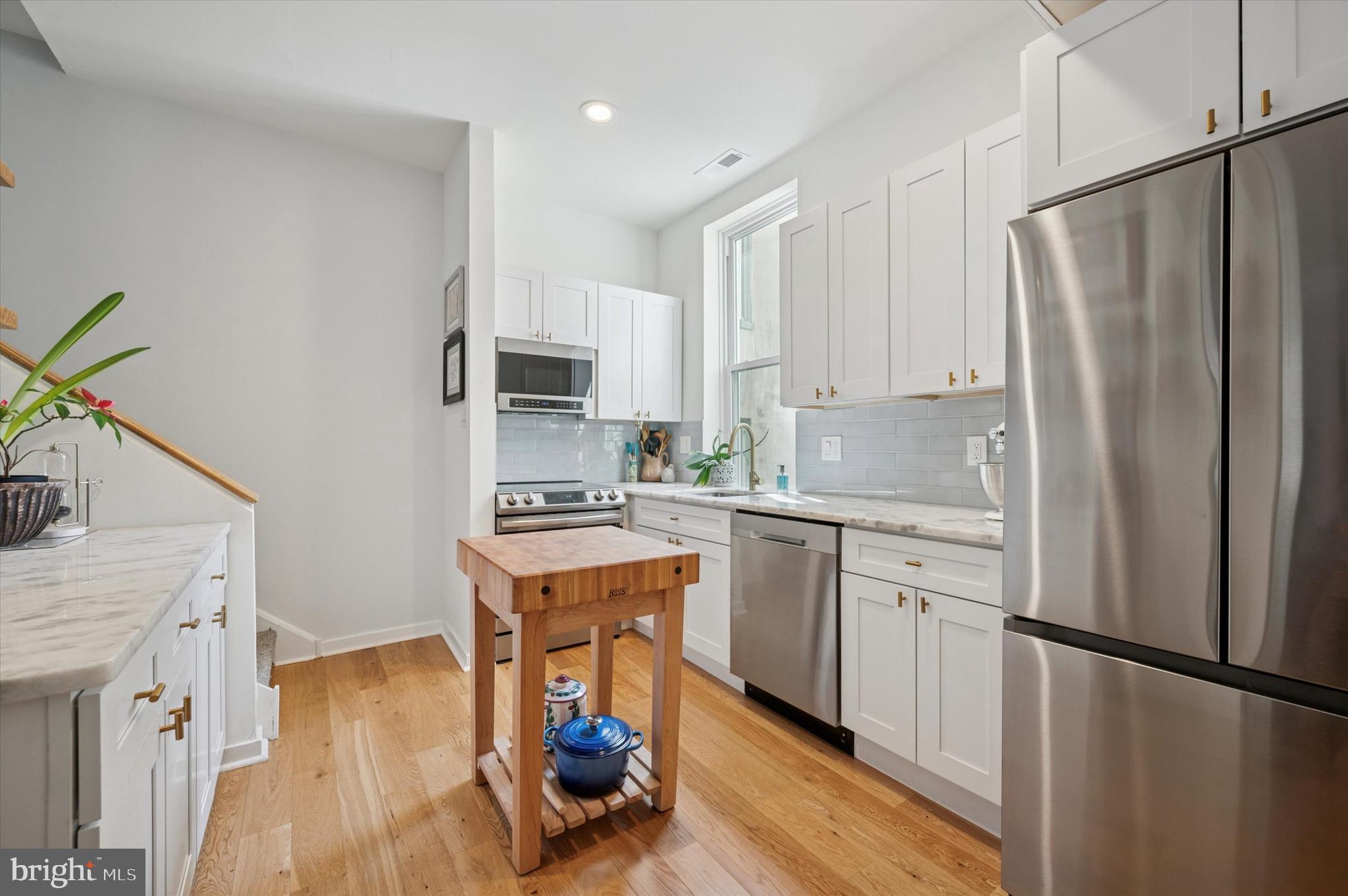 1716 Wallace St #201