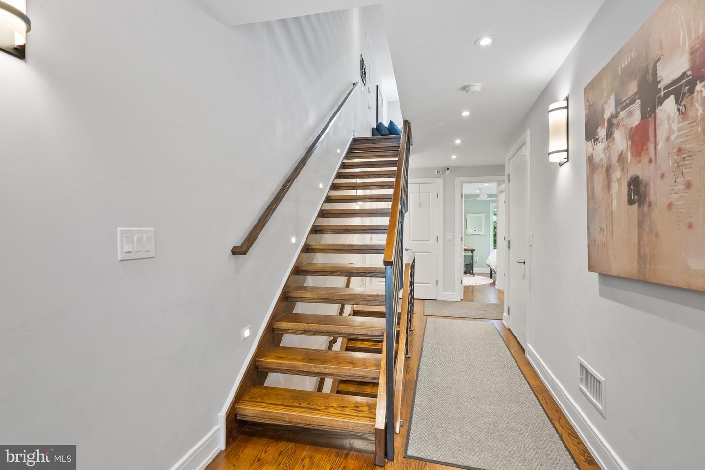 112 Christian St #I