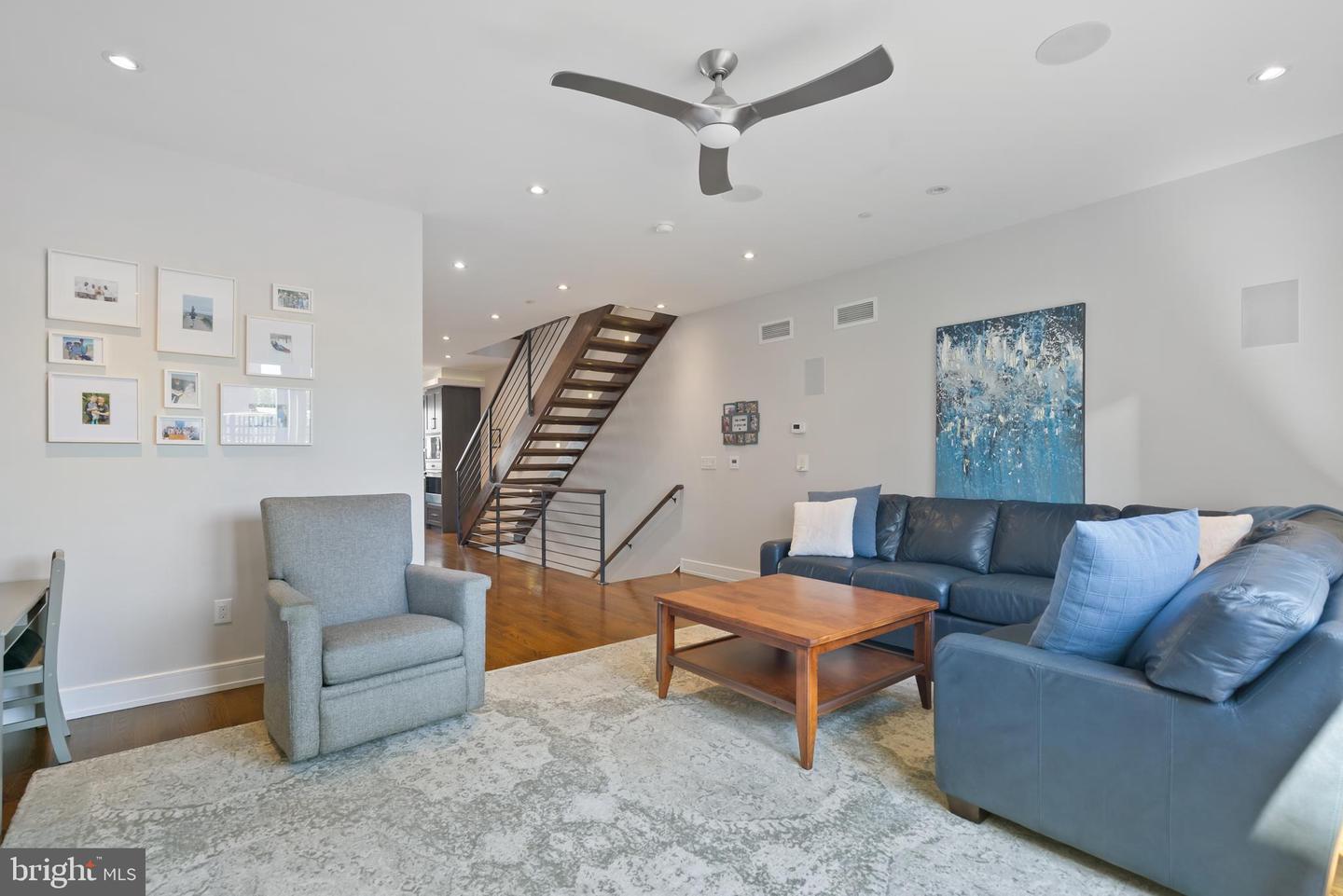 112 Christian St #I