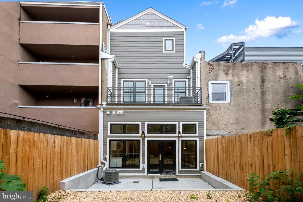 702 ALTER ST