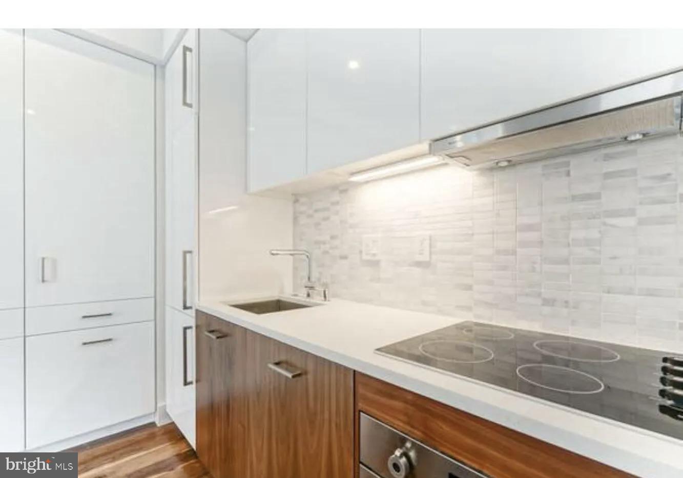 621-23 S 24TH ST #203