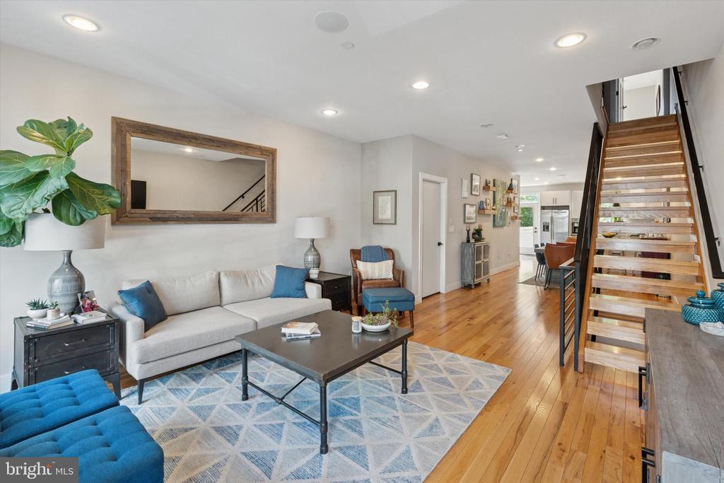 2018 E YORK ST