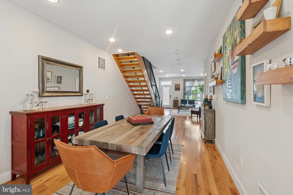 2018 E YORK ST