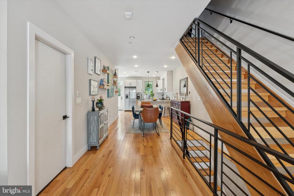 2018 E YORK ST