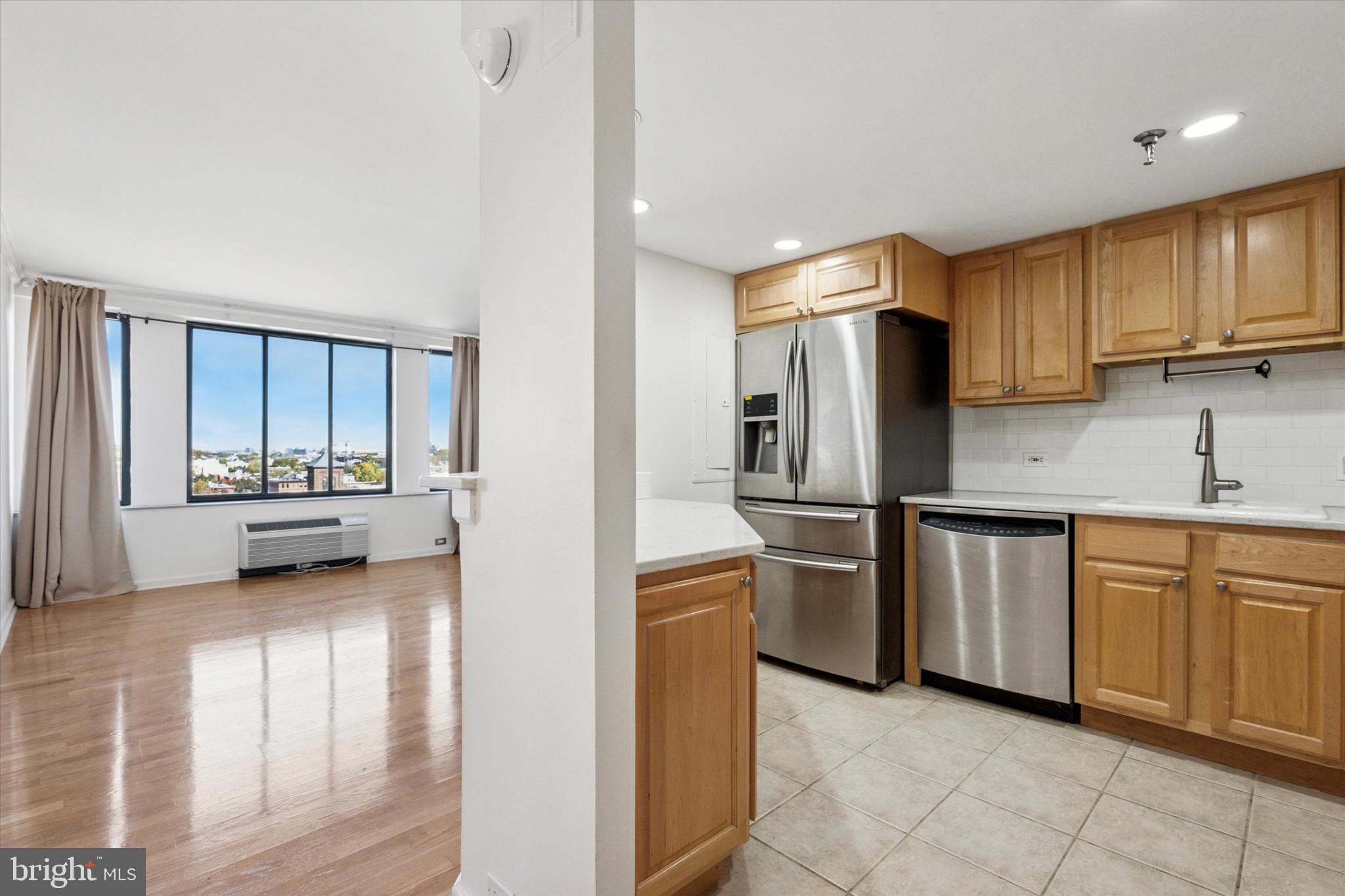 2001 Hamilton St #1205