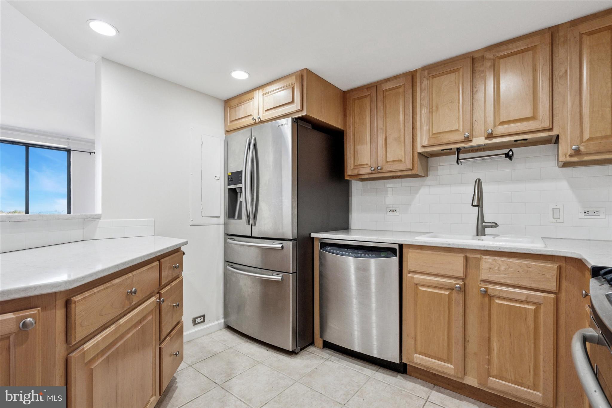 2001 Hamilton St #1205