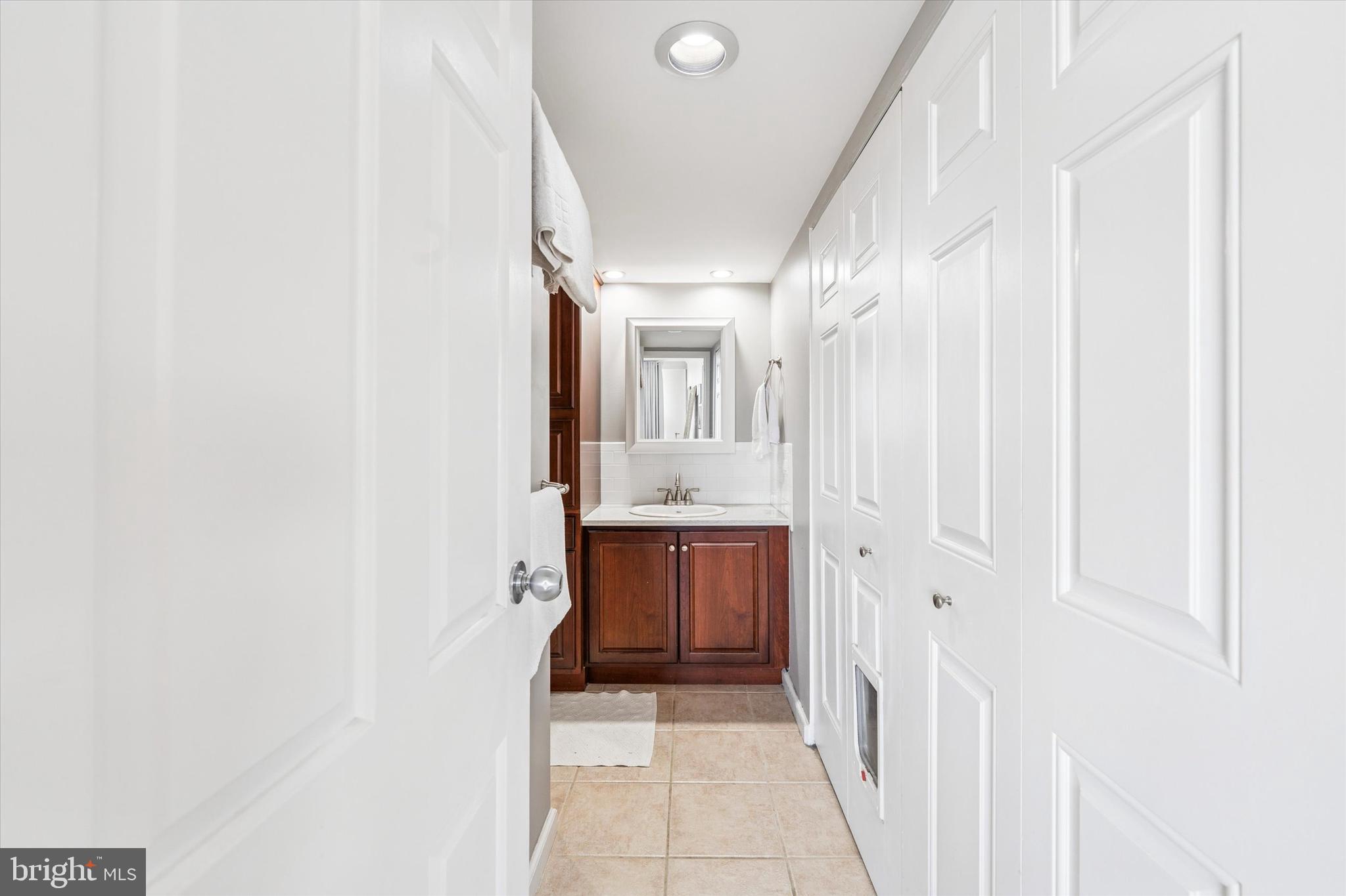 2001 Hamilton St #1205