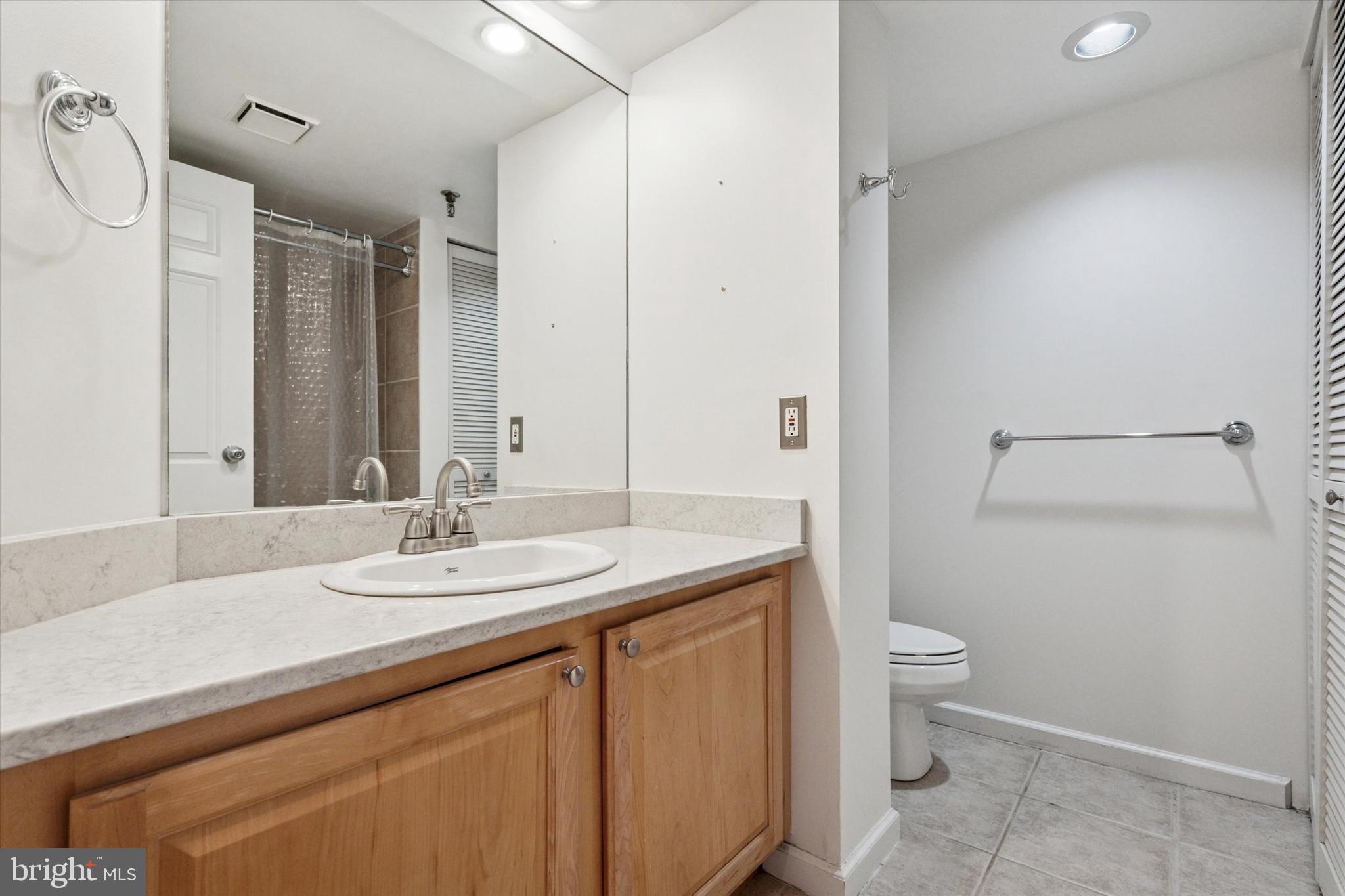 2001 Hamilton St #1205