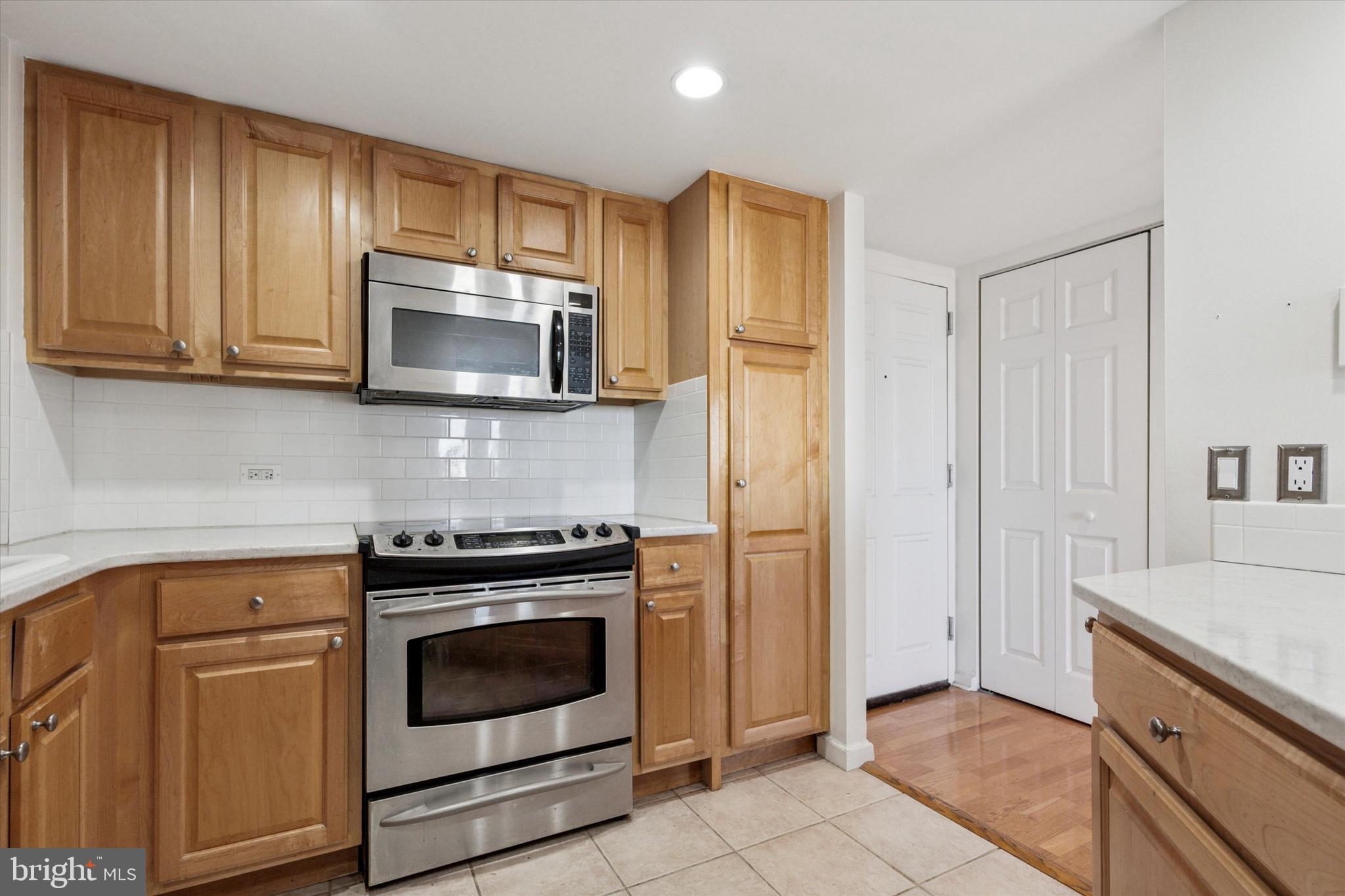 2001 Hamilton St #1205