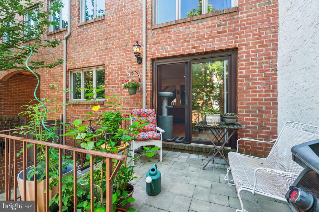 751 S 3RD STREET