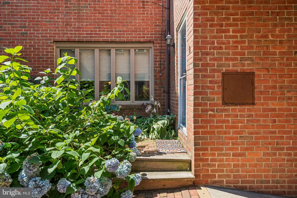 751 S 3RD STREET