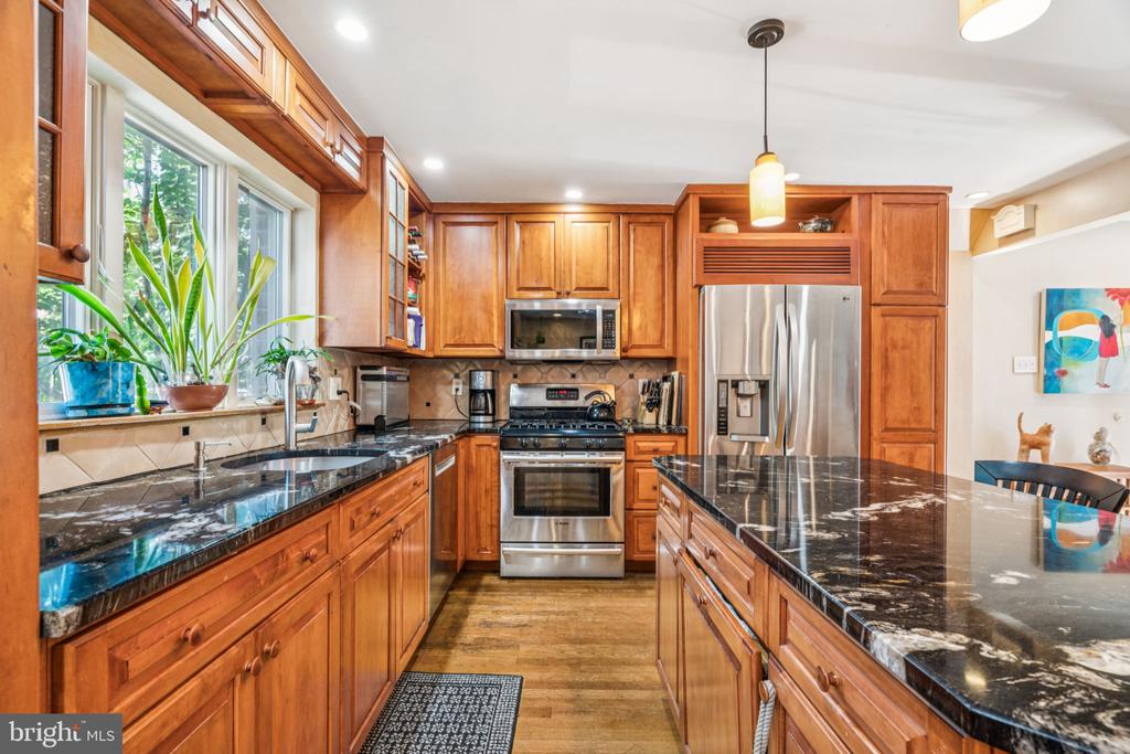 751 S 3RD STREET