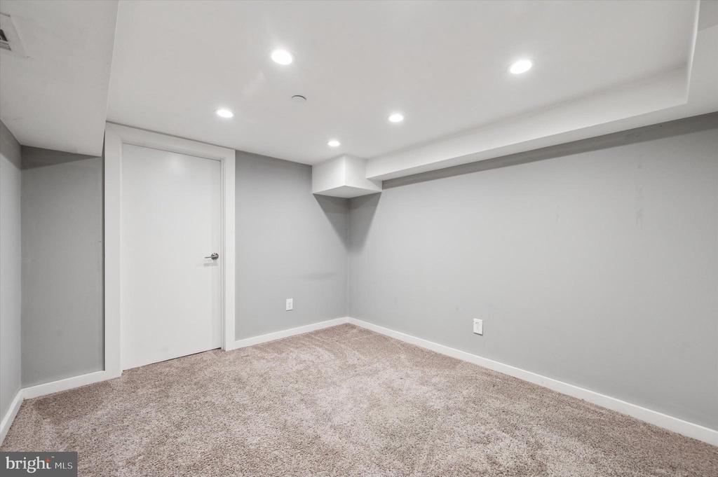 1530 CHRISTIAN STREET UNIT 1