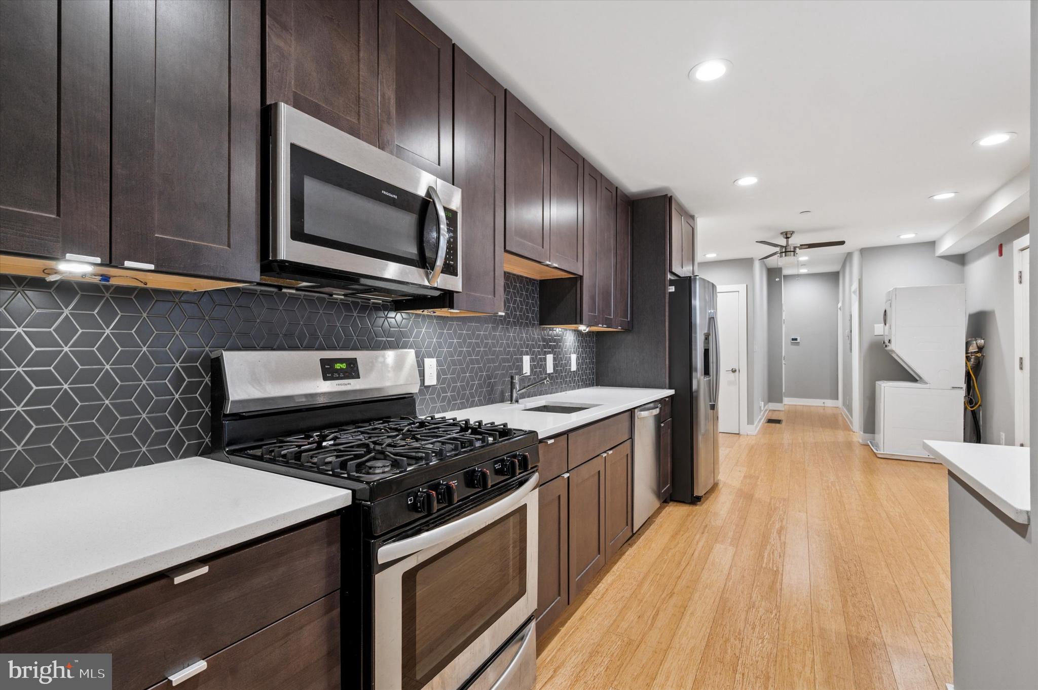 1530 CHRISTIAN STREET UNIT 1