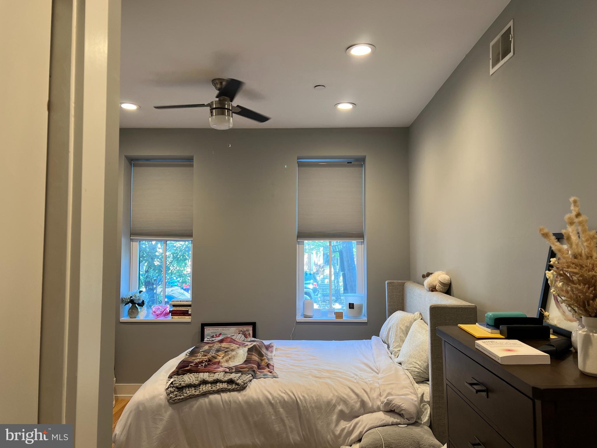 1530 CHRISTIAN STREET UNIT 1