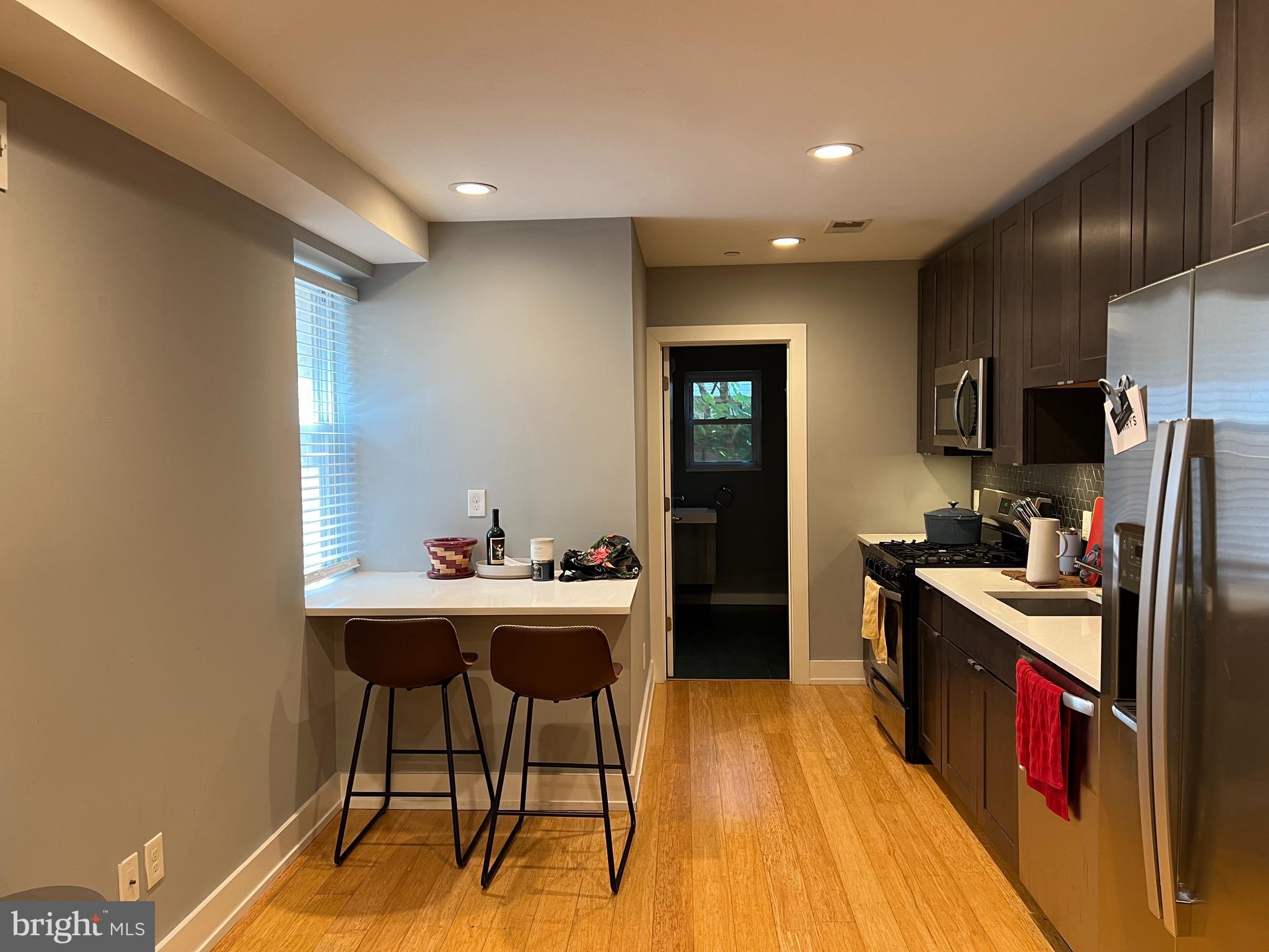 1530 CHRISTIAN STREET UNIT 1