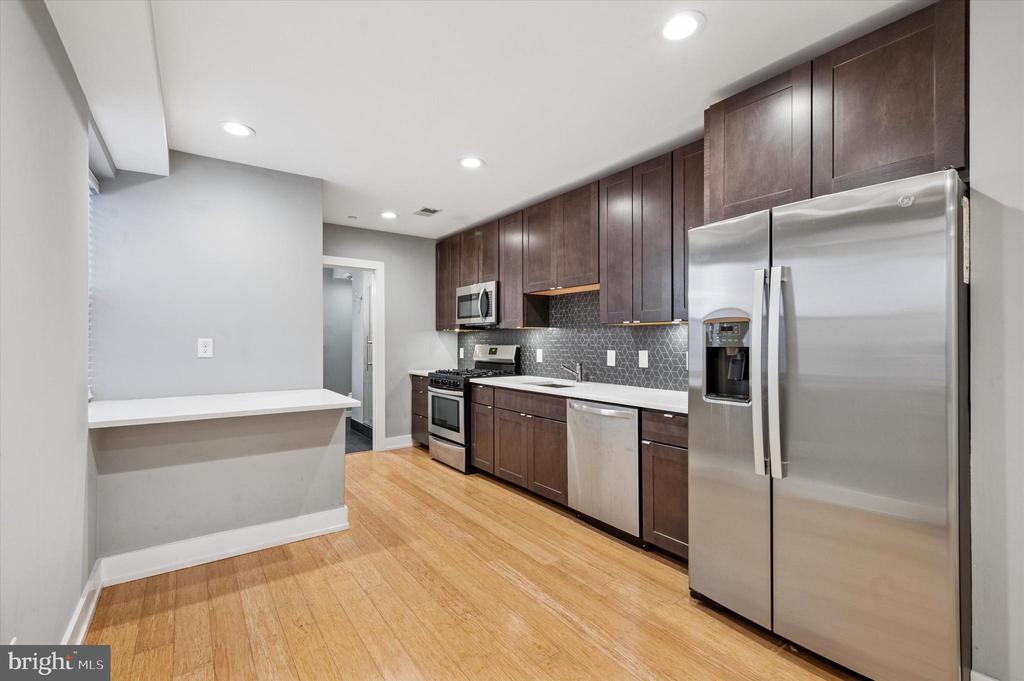 1530 CHRISTIAN STREET UNIT 1