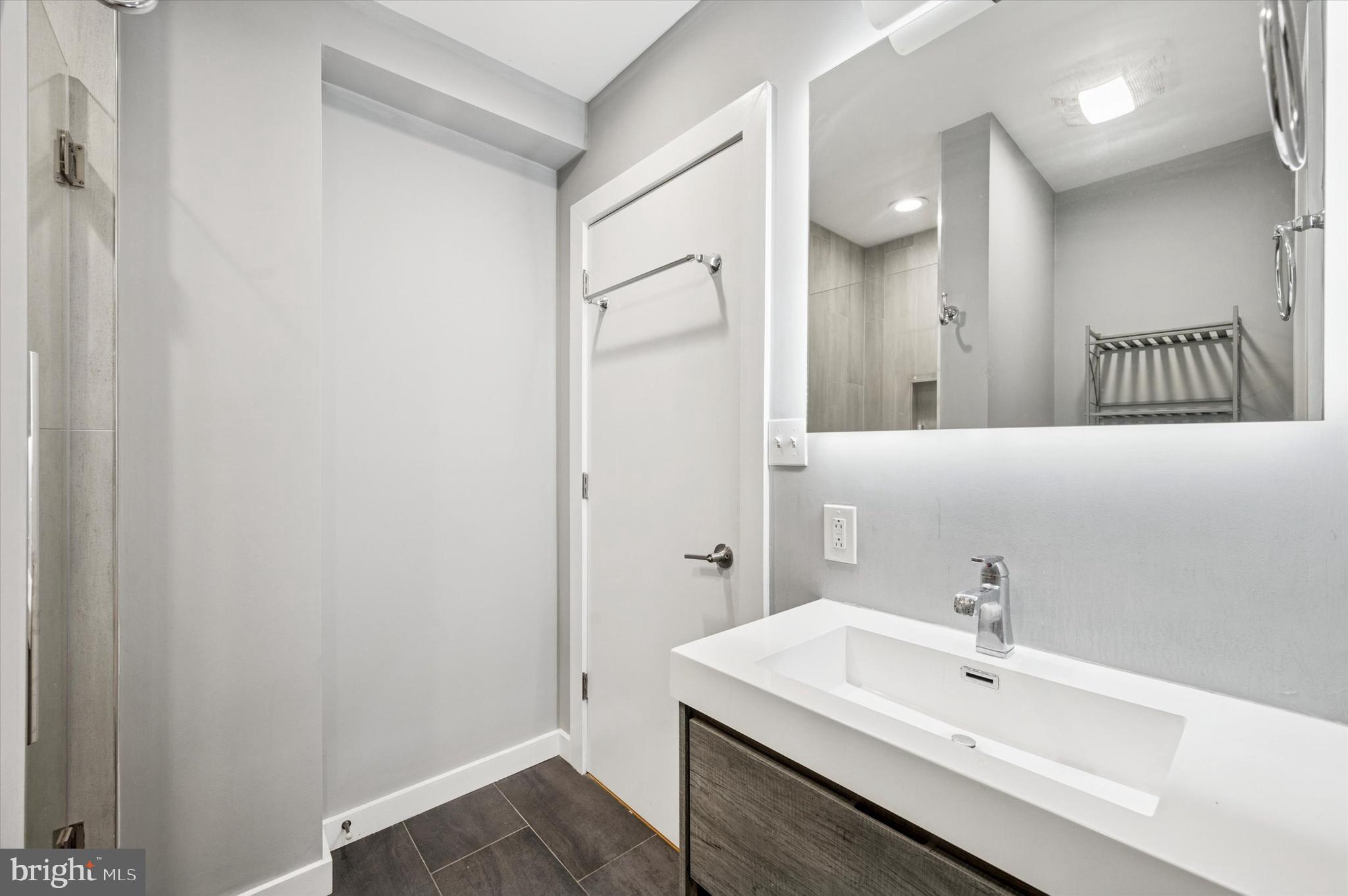 1530 CHRISTIAN STREET UNIT 1