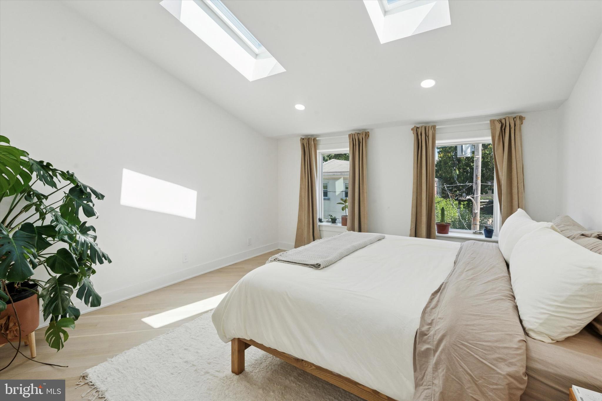 1304 N LAWRENCE STREET