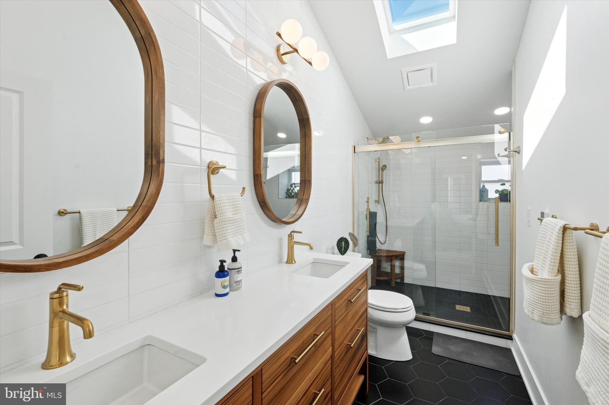 1304 N LAWRENCE STREET