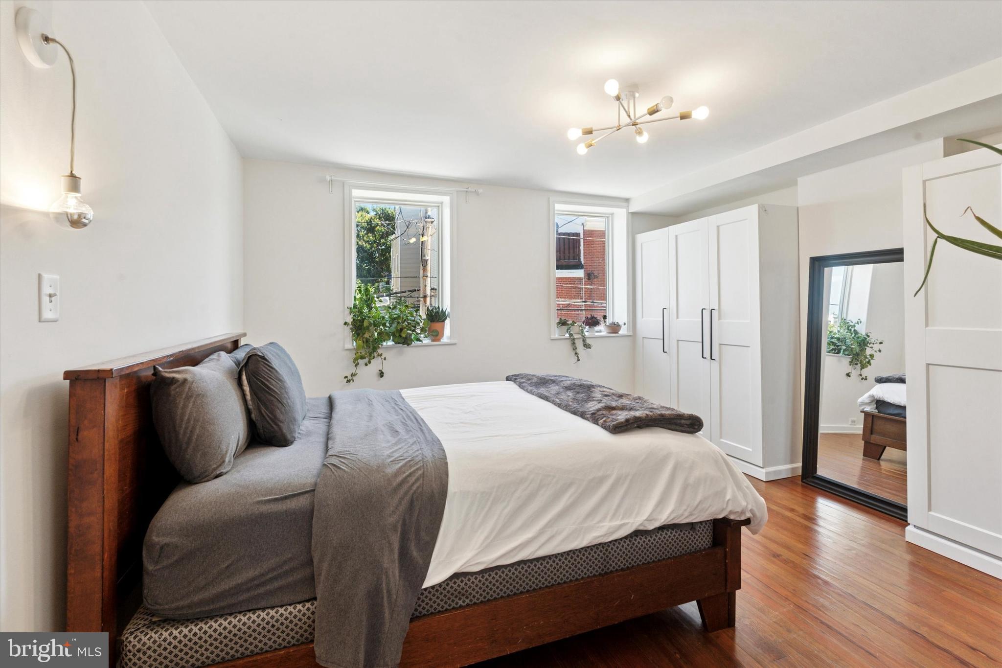 1304 N LAWRENCE STREET