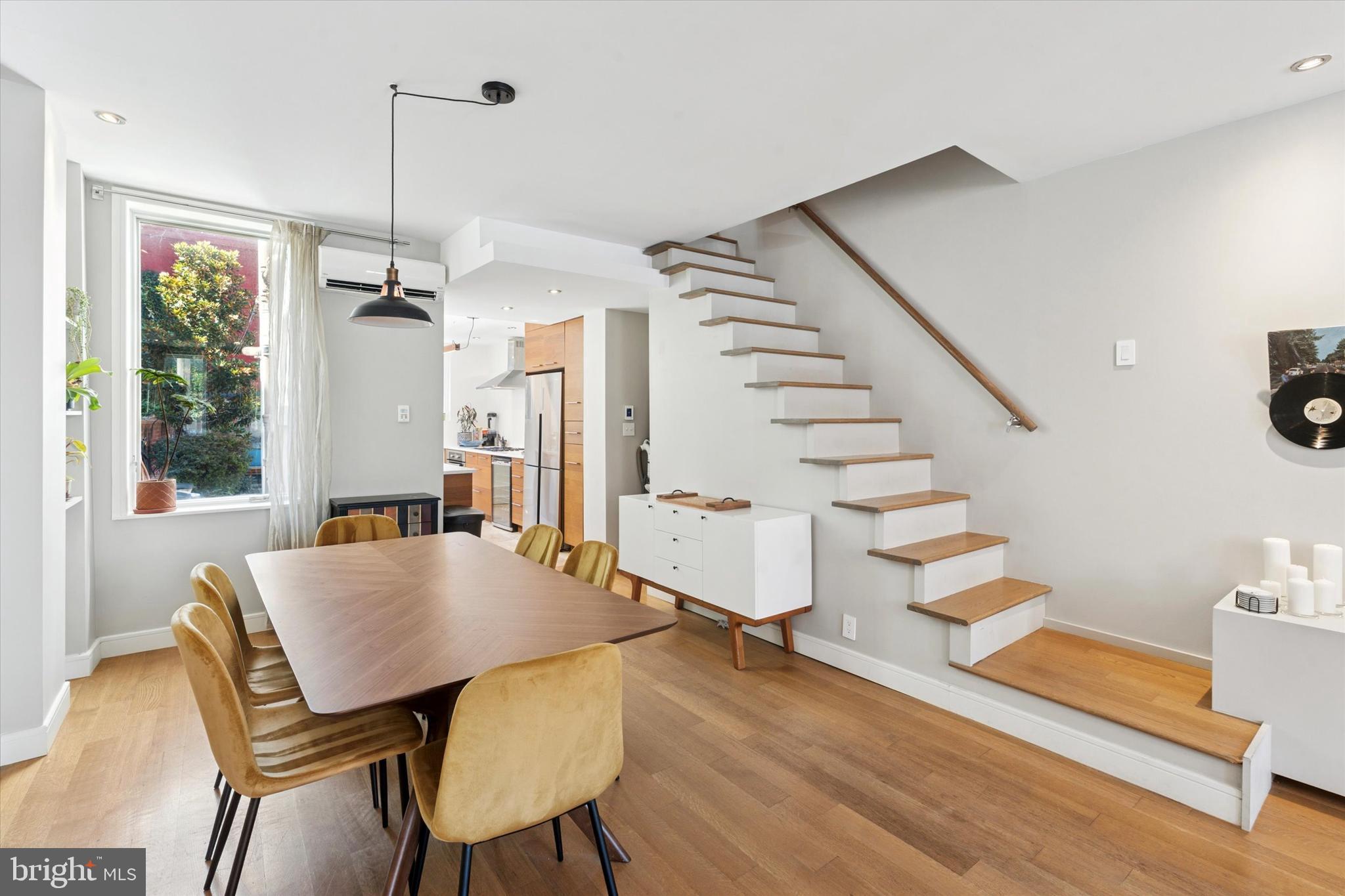 1304 N LAWRENCE STREET