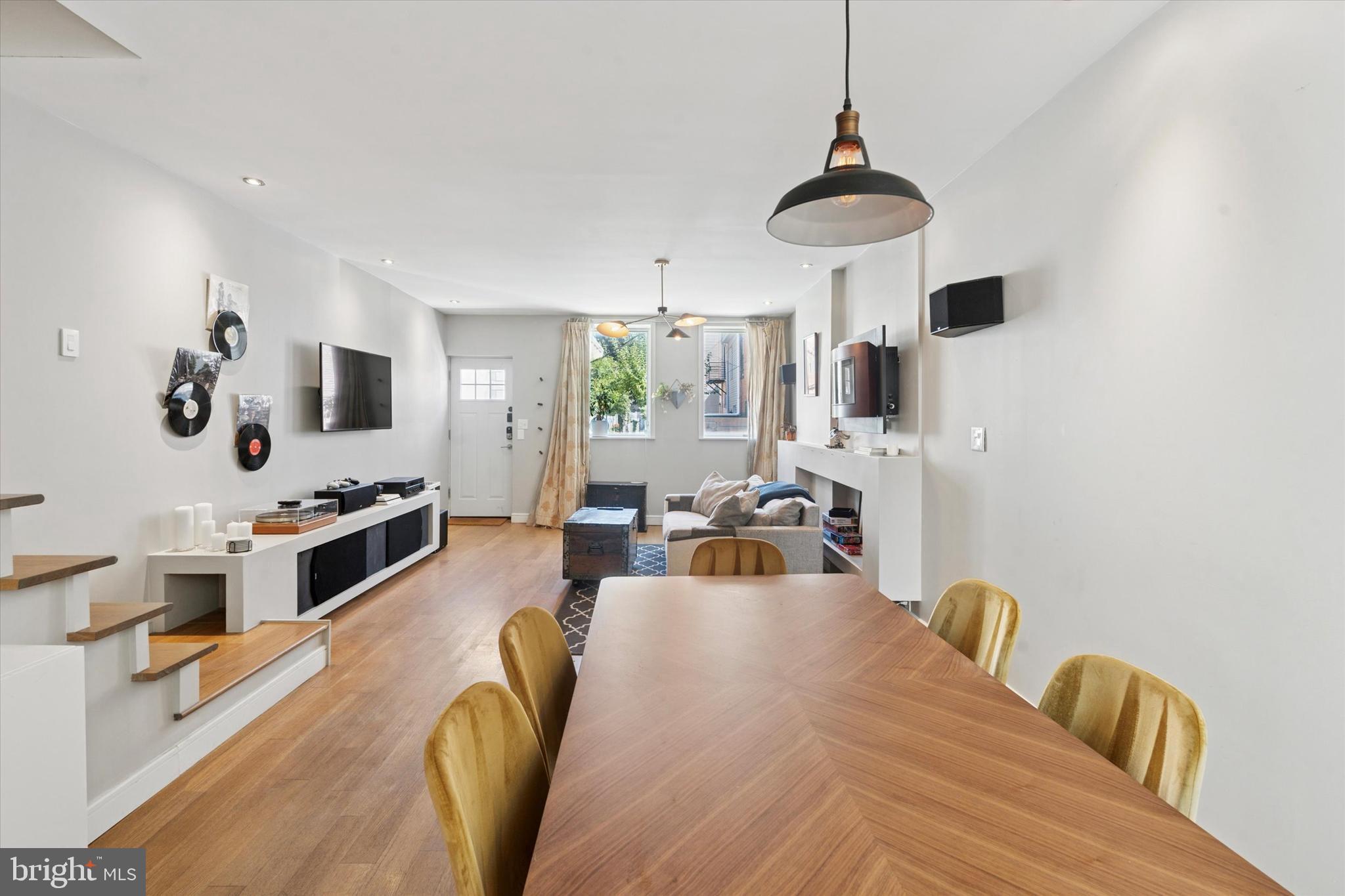 1304 N LAWRENCE STREET